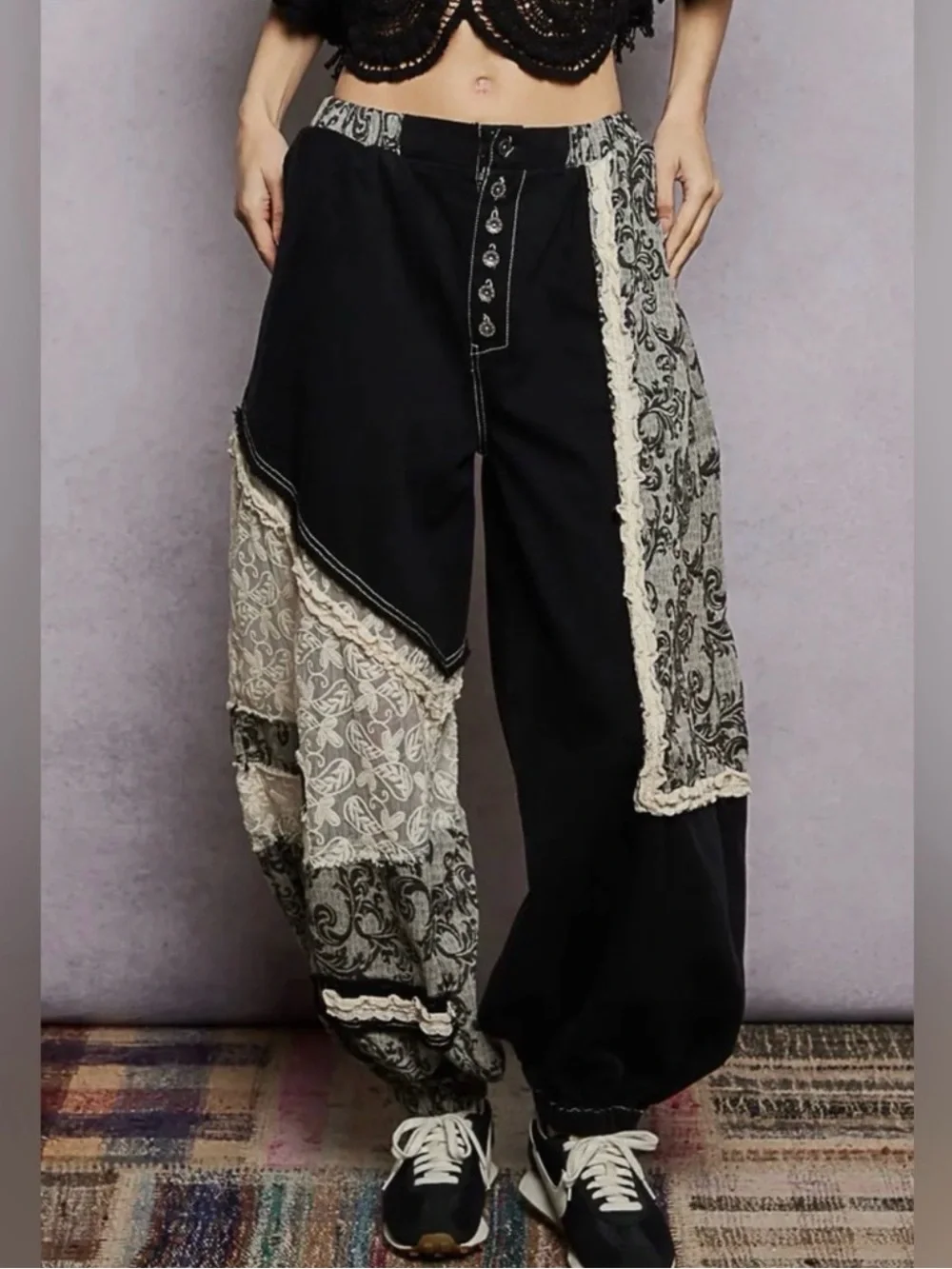 NWOT POL PATCHWORK BOHEMIAN PANTS. Size Large. - Picture 4 of 12